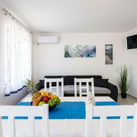 Apartments Dora Vantacici Eksteriør billede