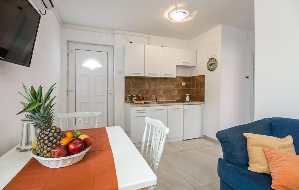 Apartments Dora Vantacici Eksteriør billede