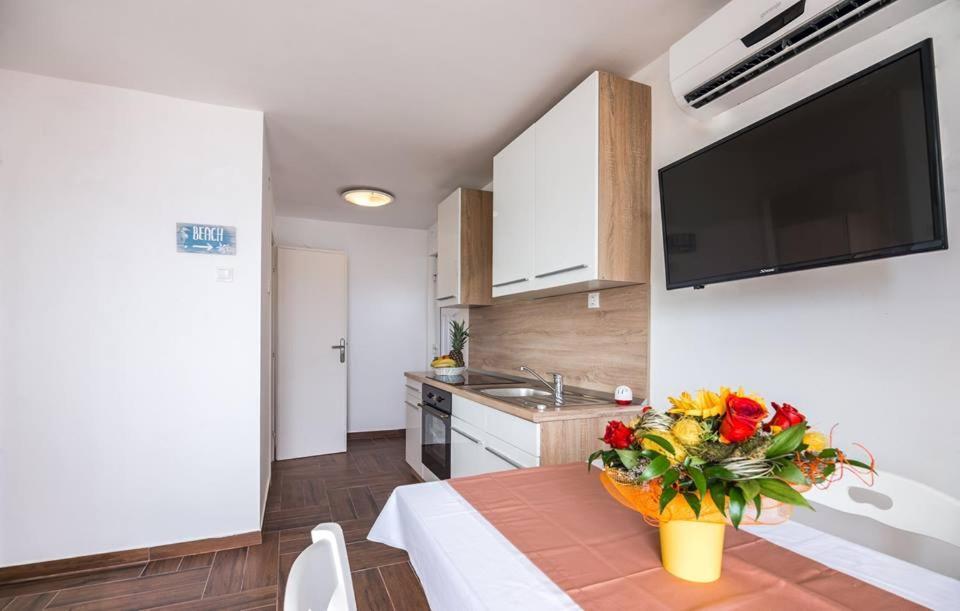 Apartments Dora Vantacici Eksteriør billede