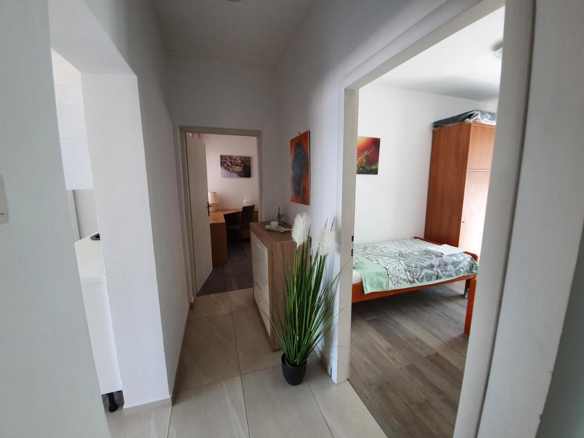 Apartments Dora Vantacici Eksteriør billede