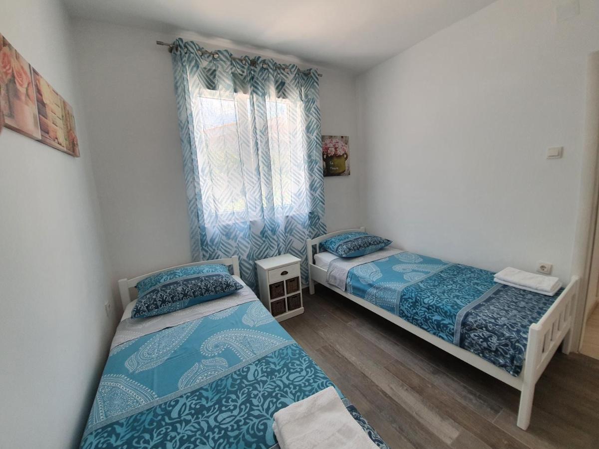 Apartments Dora Vantacici Eksteriør billede
